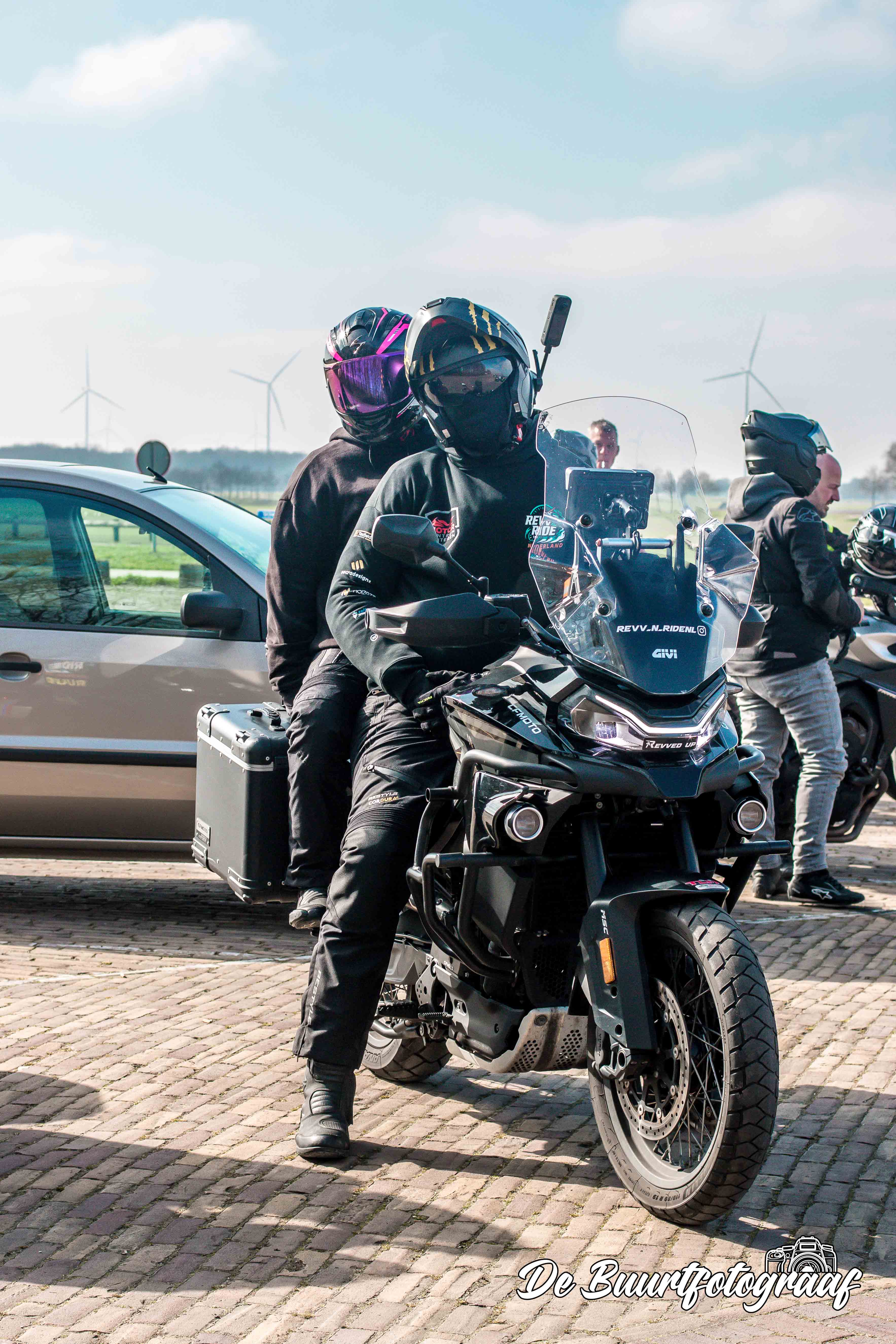 De basis van Revv & Ride